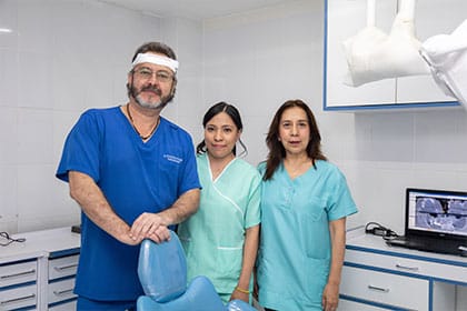 Cínica de Implantes Dentales