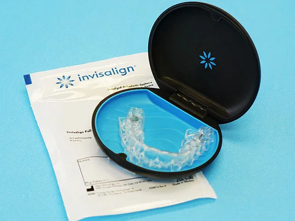 Invisalign EsteticImplant