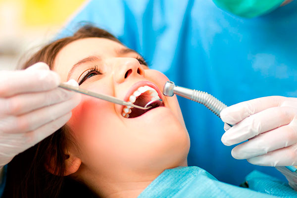 Blanqueamiento Dental en Consultorio